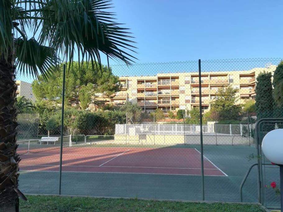 Les Jardins Du Luxembourg Apartment Hyeres Bagian luar foto